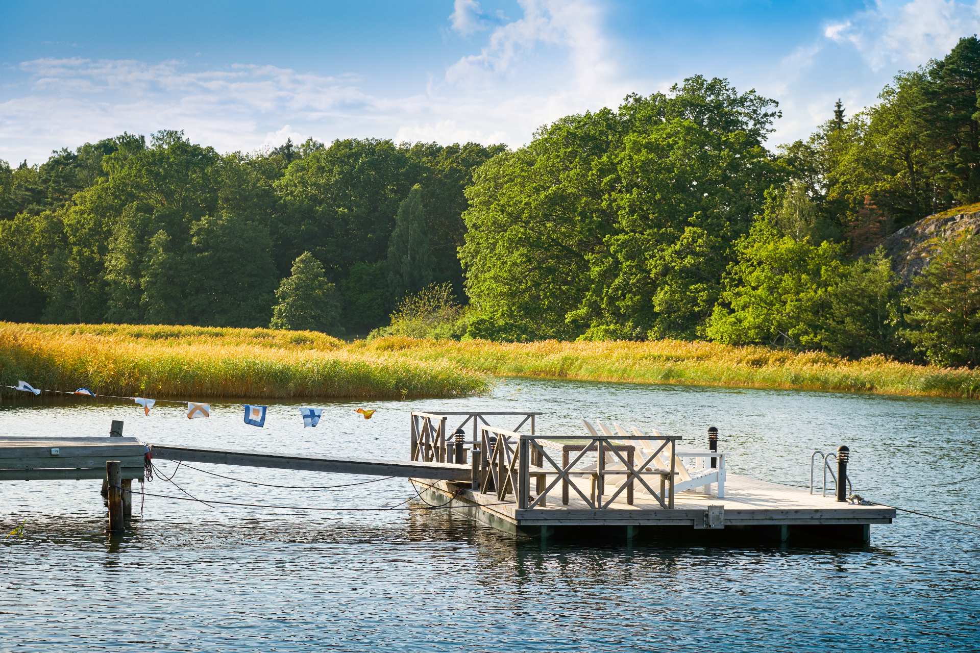Bastubrygga vid havet på Villa Sandudden, konferensanläggning i Stockholms skärgård